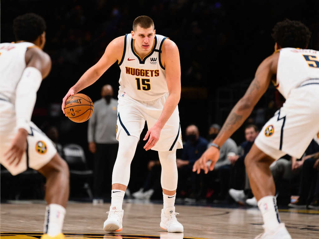 约基奇半场力战心疲！12投5中贡献15分7板5助1断